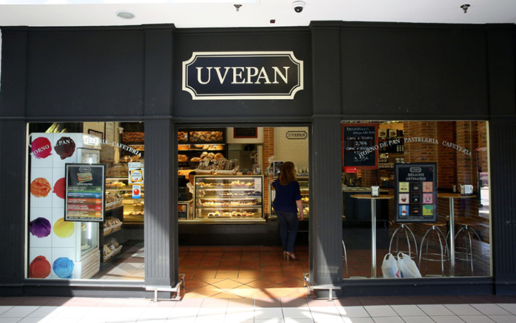 Los 15 locales de Uvepan en Madrid pasarán a convertirse en tiendas de Panaria.