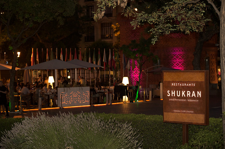 El restaurante propio de Shukran situado en la Casa Árabe de Madrid es el buque insignia de la marca española.