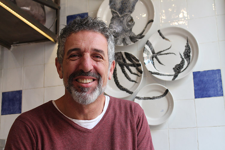El chef gallego Pepe Solla nos atiende en su Atlántico Casa de Comidas de la calle Velázquez de Madrid.