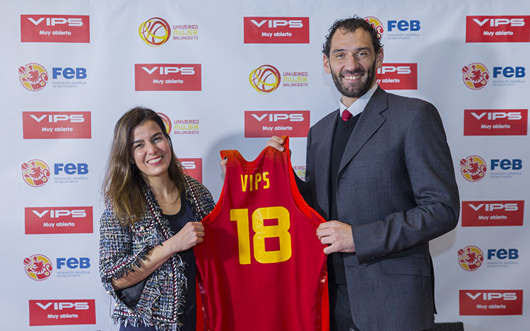 Vips renueva con la Selección Española de Baloncesto 5 María Jesús García, directora general de VIPS y Jorge Garbajosa, presidente de la FEB.