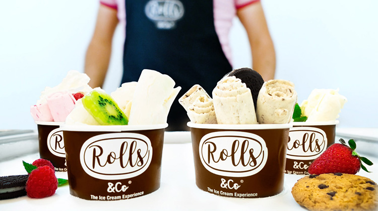 La heladería Rolls & Co comienza su expansión nacional 6 Rolls & Co es una firma de heladerías que preparan sus productos a la vista del cliente al modo tailandés.