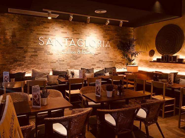 El flagship de Santagloria en Madrid marca la nueva imagen que la cadena replicará en cada nueva apertura.