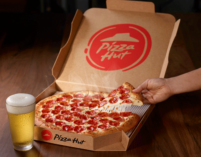 Pizza Hut comenzó a implantar el delivery de cerveza en Estados Unidos en 2018.
